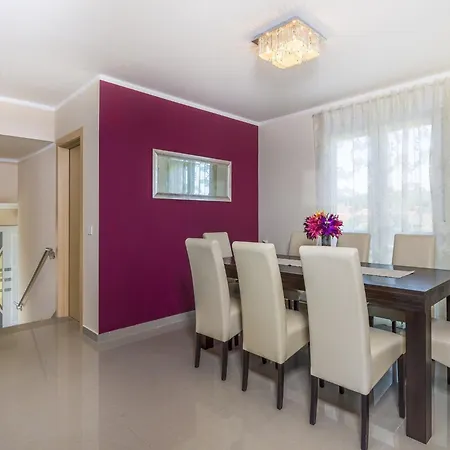 Spacious Rural W Pool * Raša