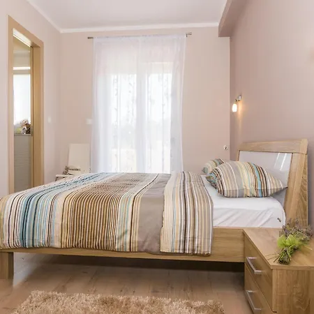 Villa Spacious Rural W Pool