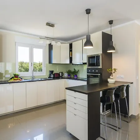 Spacious Rural W Pool ヴィラ Raša