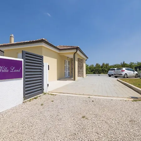 Villa Spacious Rural W Pool *