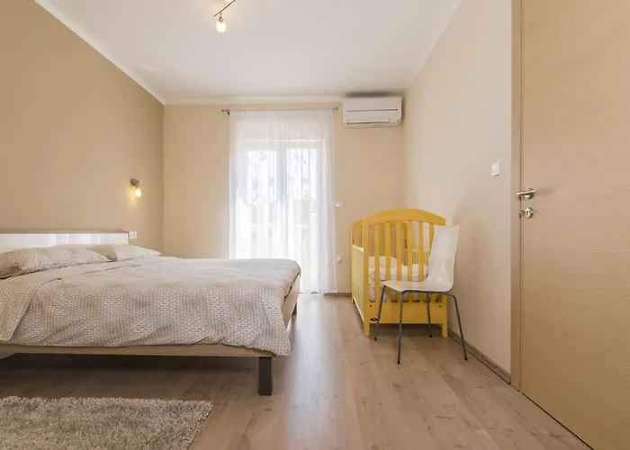 Spacious Rural W Pool *