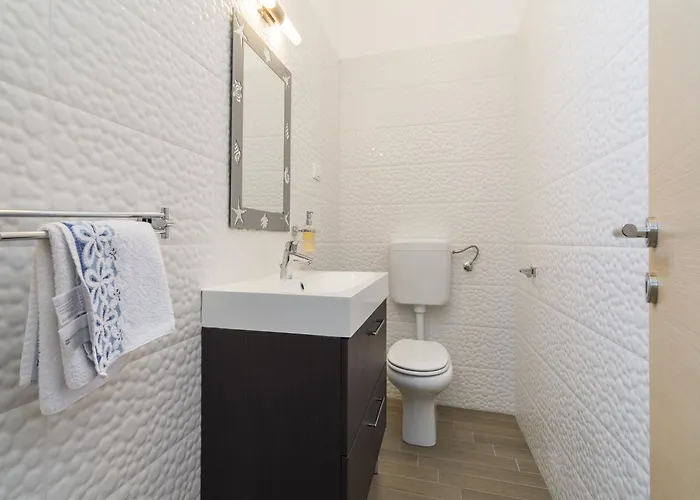 Spacious Rural W Pool * Raša