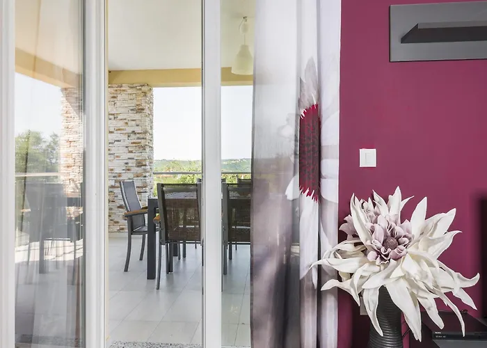 Spacious Rural W Pool *