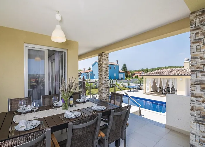 Spacious Rural W Pool Villa *