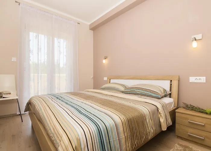 Spacious Rural W Pool * Raša